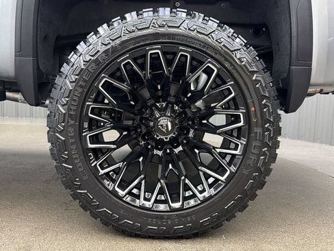 Used 2026 GMC Sierra 1500 SLT AWD/4WD image 12