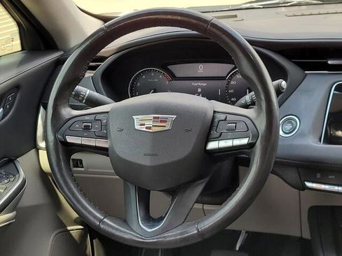 Used 2023 Cadillac XT4 Luxury w/ Cold Weather Package image 35