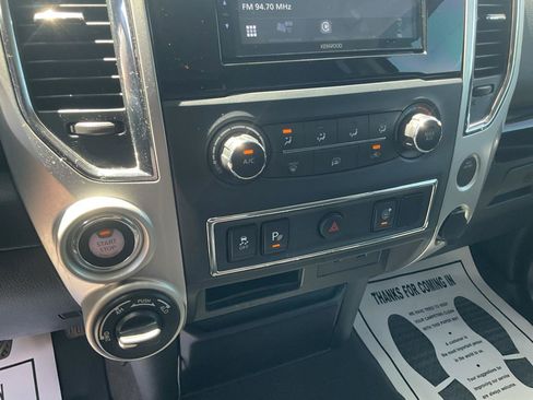 Used 2021 Nissan Titan SV AWD/4WD image 22
