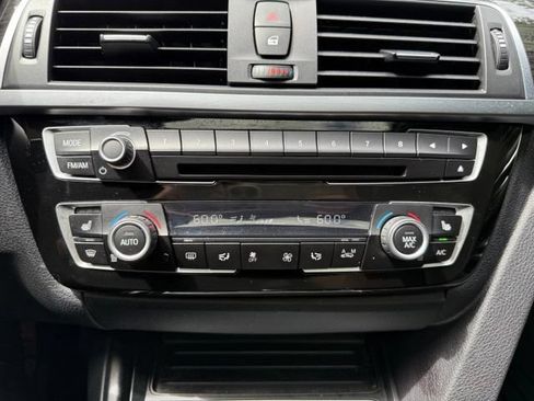 Used 2017 BMW 330i Sedan RWD image 18
