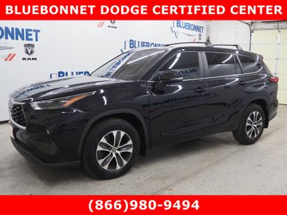 Used 2023 Toyota Highlander FWD