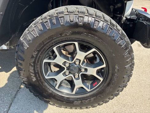 Used 2018 Jeep Wrangler Unlimited Rubicon AWD/4WD image 13