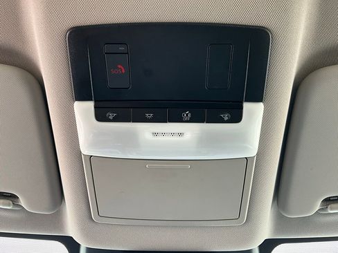 Used 2025 Nissan Rogue SV image 17