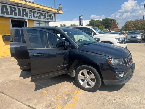 Used 2015 Jeep Compass High Altitude FWD image 7