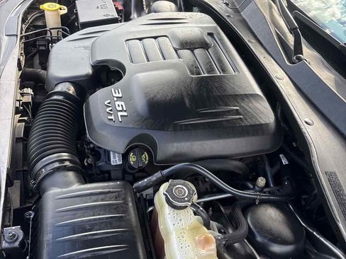 Used 2014 Chrysler 300 image 27
