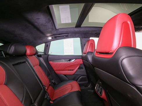 Used 2020 Maserati Levante S GranSport image 25