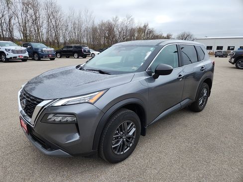 Used 2023 Nissan Rogue S image 4