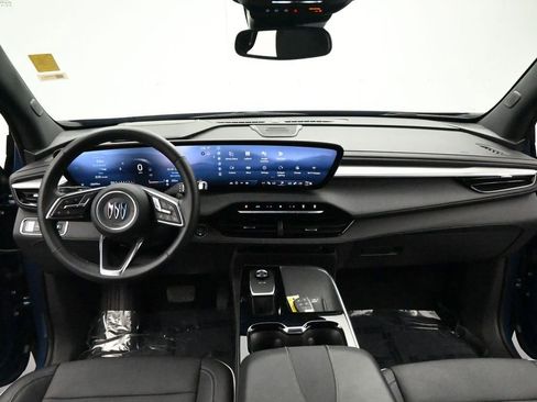 Used 2025 Buick Enclave Preferred AWD/4WD image 23
