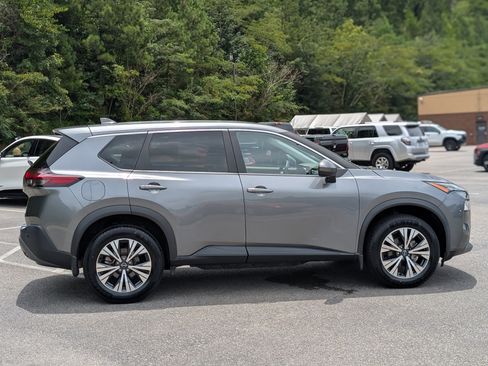 Used 2023 Nissan Rogue SV FWD image 10