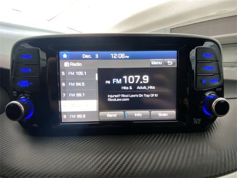 Used 2021 Hyundai Tucson SE image 16