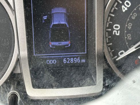 Used 2018 Toyota Tacoma SR5 RWD image 13
