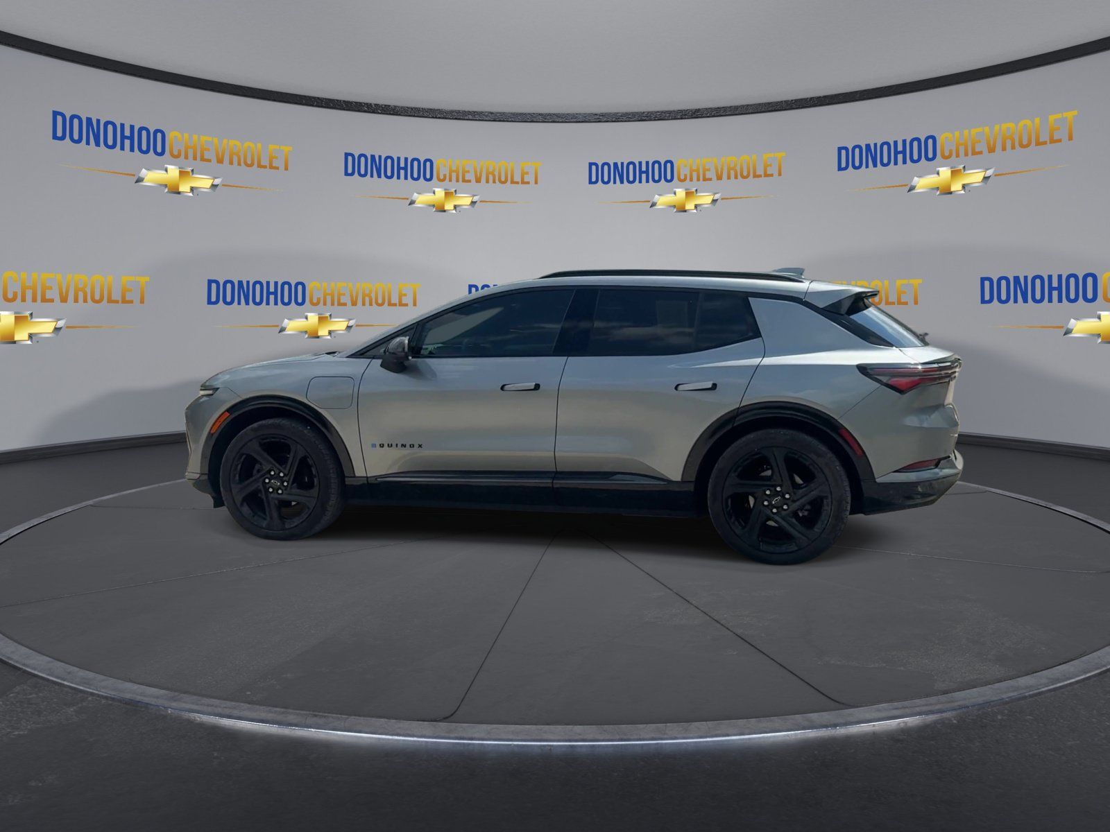 Used 2024 Chevrolet Equinox EV RS FWD image 5
