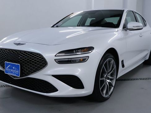 Used 2025 Genesis G70 2.5T AWD/4WD image 3