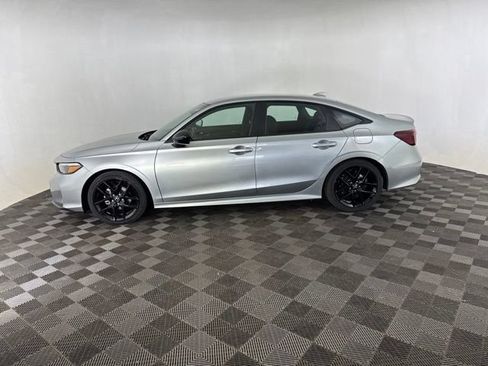 Used 2025 Honda Civic Sport image 11