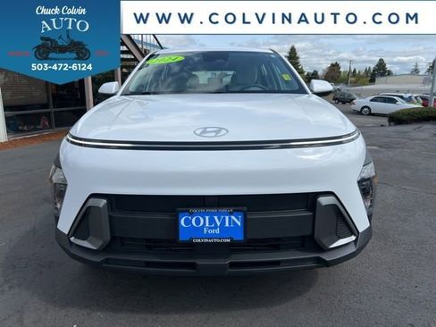 Used 2024 Hyundai Kona SE AWD/4WD image 3