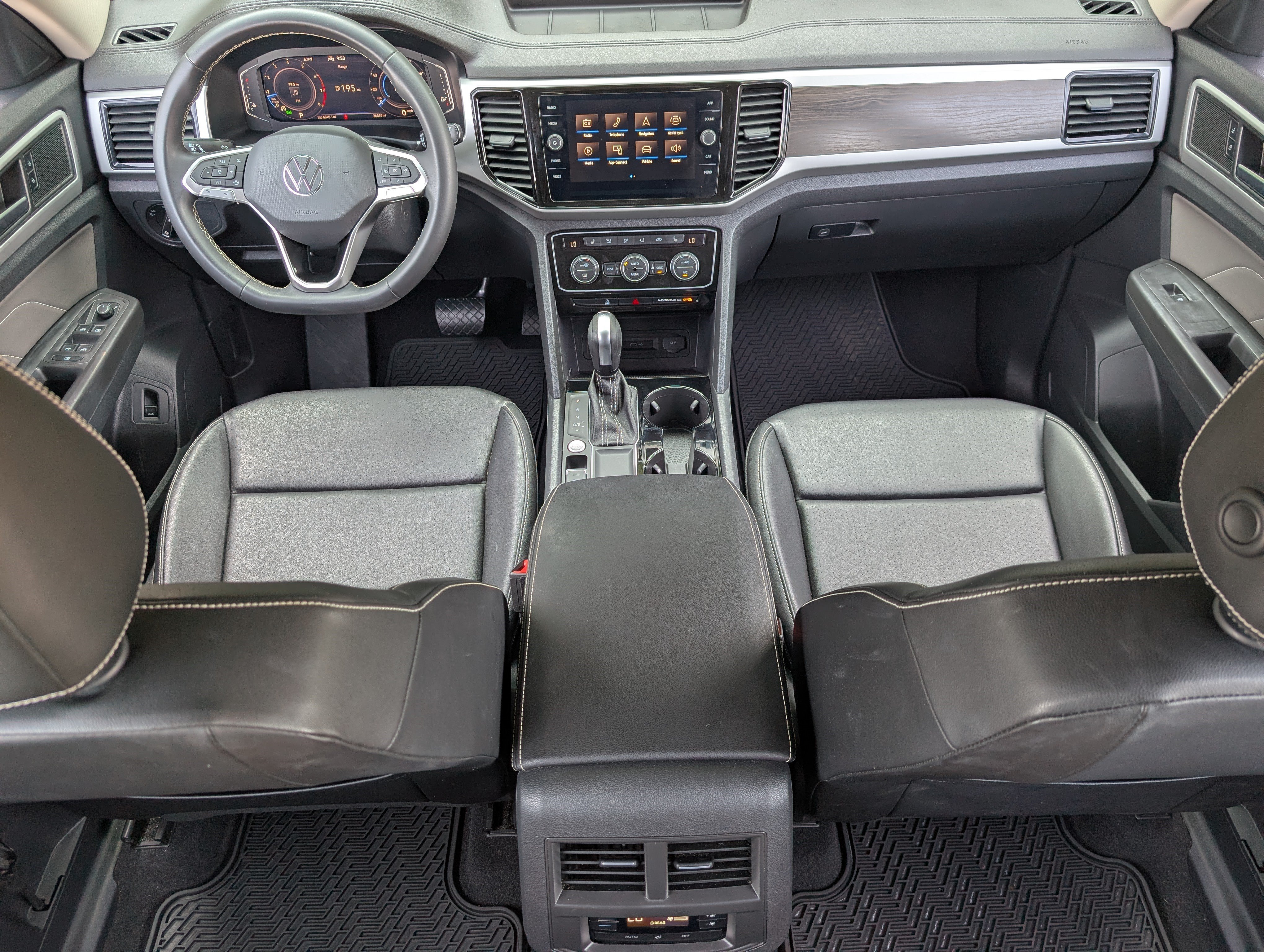 Used 2023 Volkswagen Atlas SE w/ Black Wheel Package FWD image 23