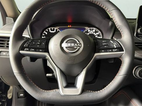 Used 2024 Nissan Altima 2.5 SR FWD image 25