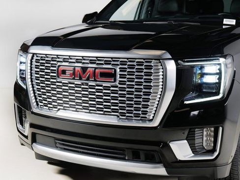 Used 2023 GMC Yukon Denali w/ Denali Reserve Package AWD/4WD image 31