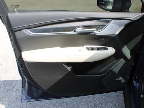 Used 2025 Cadillac XT5 Sportv w/ Technology Package AWD/4WD image 13