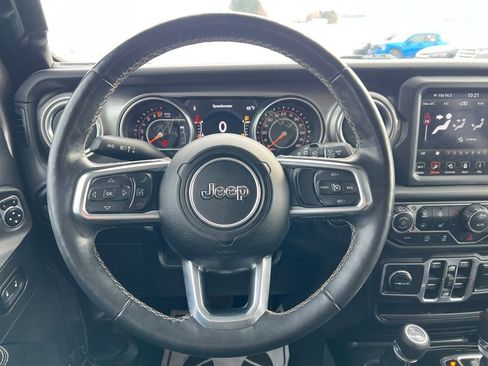 Used 2018 Jeep Wrangler Unlimited Sahara image 22