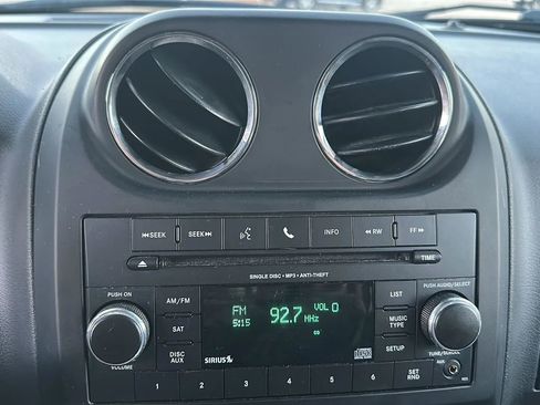 Used 2016 Jeep Patriot Latitude image 35