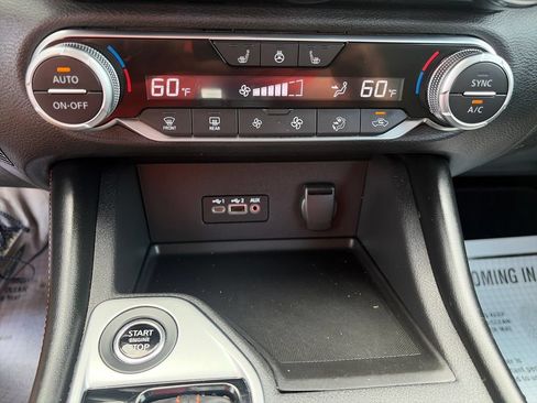Used 2022 Nissan Sentra SR w/ SR Premium Package FWD image 18