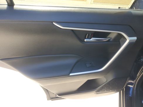 Used 2022 Toyota RAV4 XLE image 14