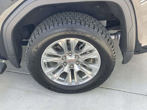 Used 2023 GMC Sierra 1500 Denali AWD/4WD image 9