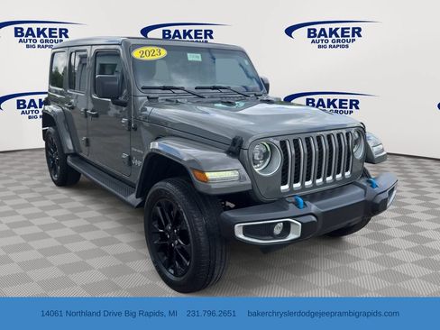 Used 2023 Jeep Wrangler Unlimited Sahara w/ Cold Weather Group AWD/4WD image 1