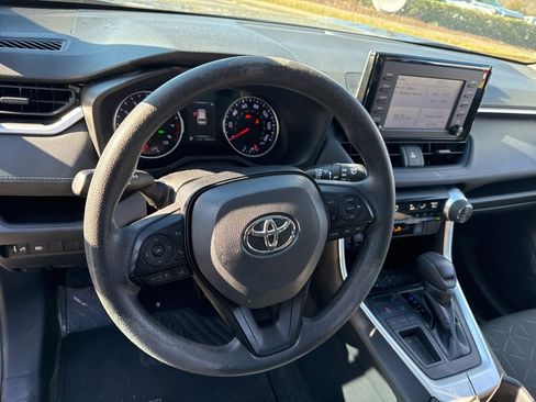 Used 2019 Toyota RAV4 XLE image 10