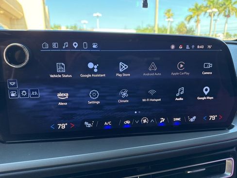 Used 2024 Chevrolet Traverse LT image 14