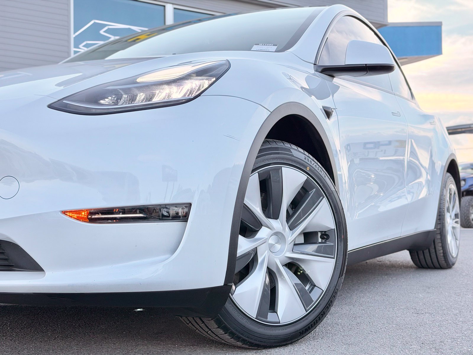 Used 2023 Tesla Model Y Long Range AWD/4WD image 6