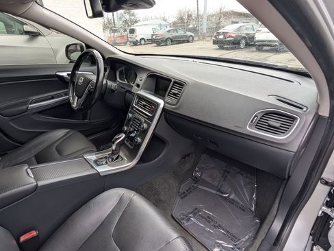 Used 2015 Volvo V60 T5 Premier image 15