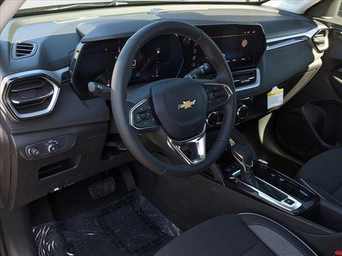 New 2025 Chevrolet TrailBlazer LT w/ Convenience Package image 3