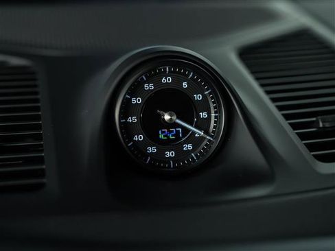 Certified 2025 Porsche Cayenne Coupe AWD/4WD image 28