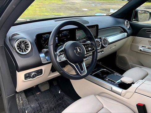 Used 2023 Mercedes-Benz EQB 250+ image 18