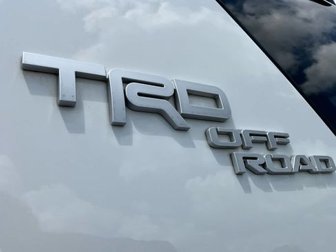 Used 2019 Toyota 4Runner TRD Off-Road Premium AWD/4WD image 10