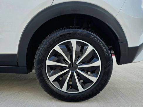 Used 2021 Nissan Kicks S FWD image 44
