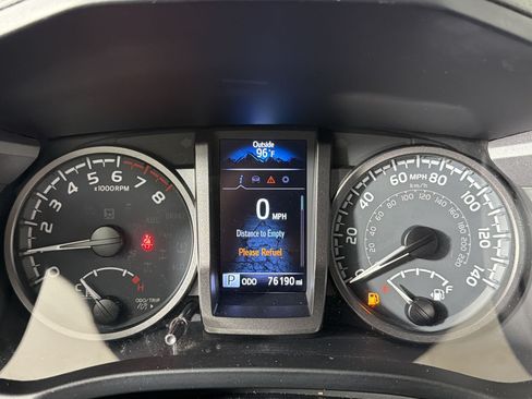 Used 2021 Toyota Tacoma TRD Off-Road w/ Technology Package AWD/4WD image 17