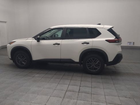 Used 2023 Nissan Rogue S FWD image 3