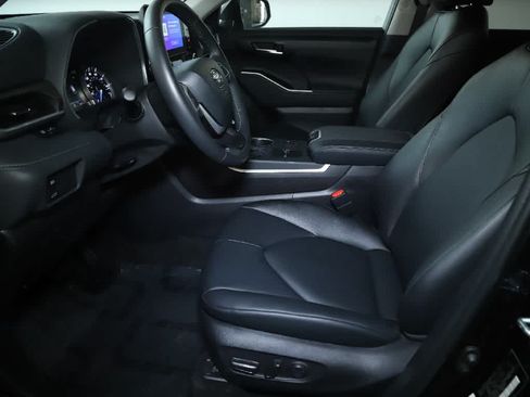 Used 2026 Toyota Highlander XLE AWD/4WD image 17
