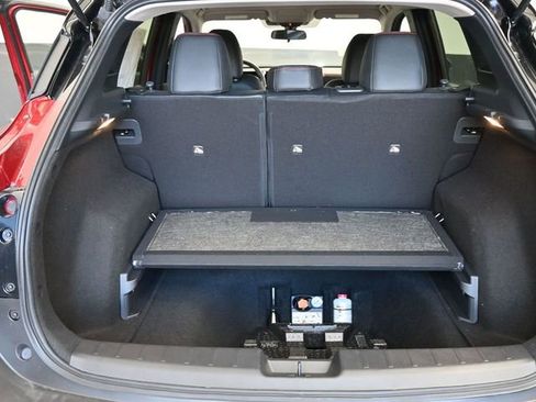 Used 2025 Nissan Kicks SR FWD image 14