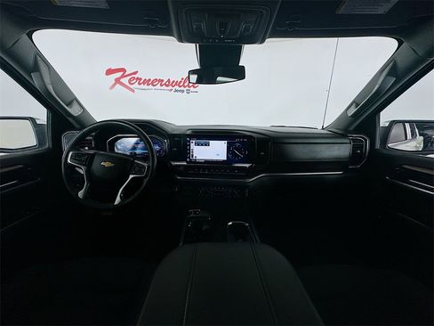 Used 2023 Chevrolet Silverado 1500 LT w/ Z71 Off-Road Package image 10