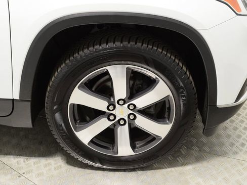 Used 2021 Chevrolet Traverse LT w/ LT Premium Package image 39