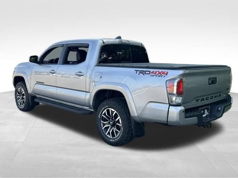 Used 2020 Toyota Tacoma TRD Sport w/ TRD Premium Sport Package AWD/4WD image 4