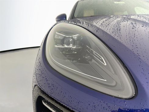 New 2026 Porsche Macan image 32