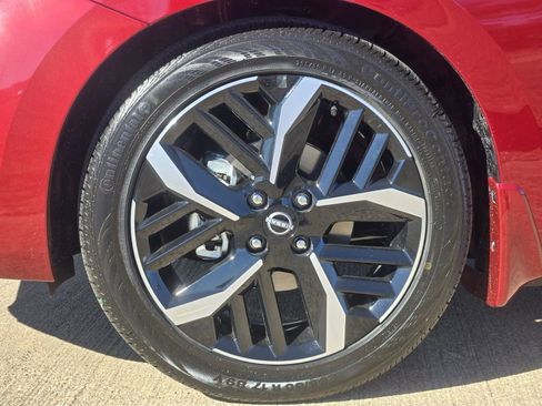 New 2025 Nissan Versa SR image 11