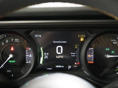 Used 2024 Jeep Wrangler Unlimited Sahara w/ Technology Group AWD/4WD image 17