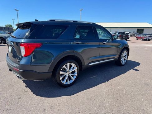 Used 2023 Ford Explorer Platinum w/ Technology Package AWD/4WD image 2