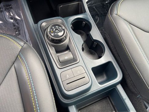 Used 2025 Ford Maverick Lobo image 11